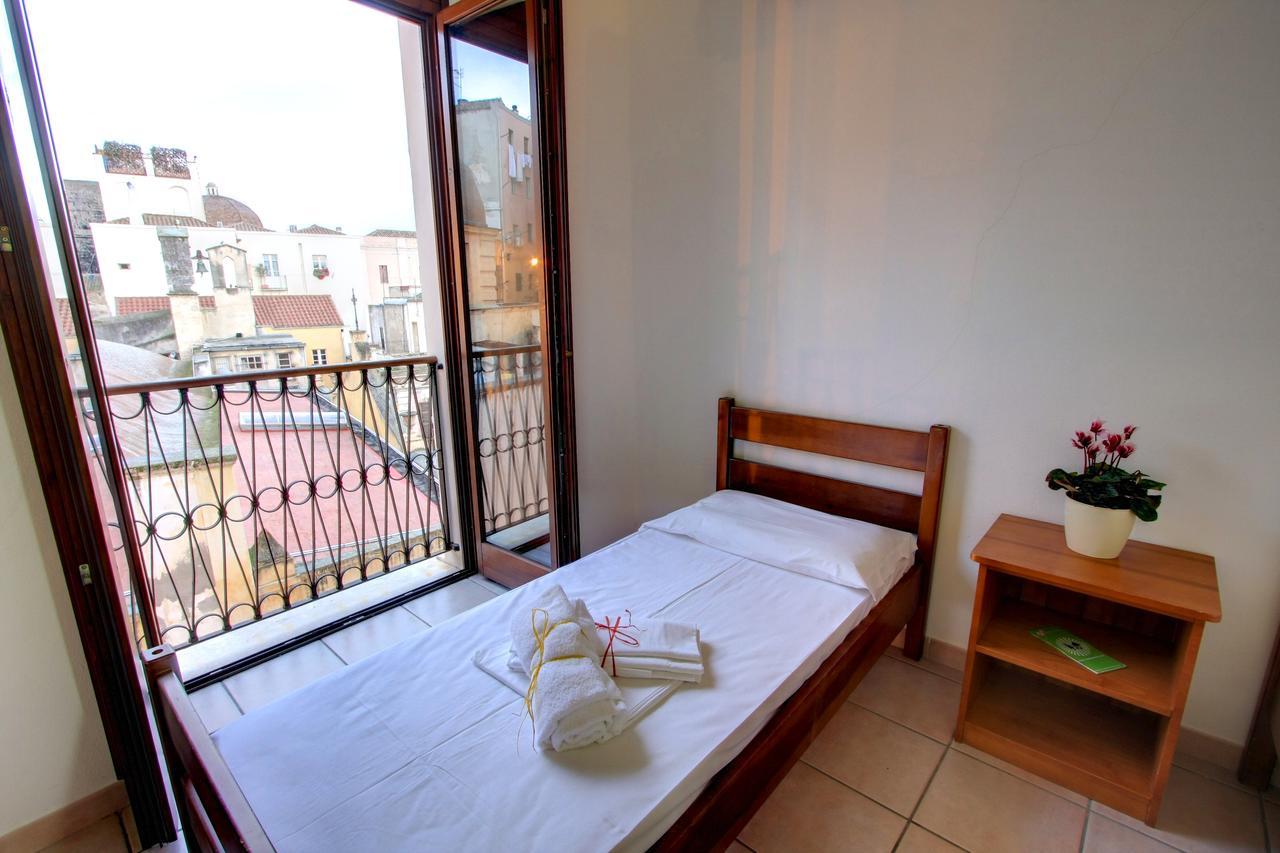 Hostel Marina Cagliari Exterior photo